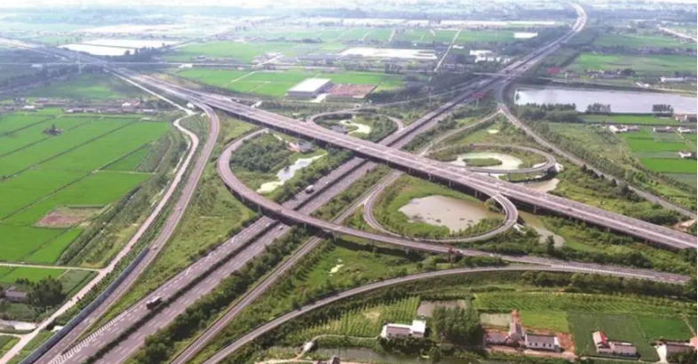 聰明的車 智慧的路 靈活的網 強大的“云” 江蘇未來交通觸手可及